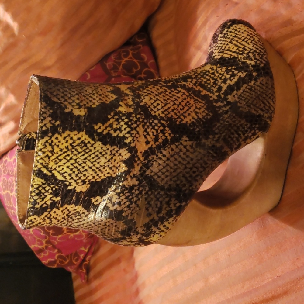 Size 7 Jeffrey Campbell wooden platforms